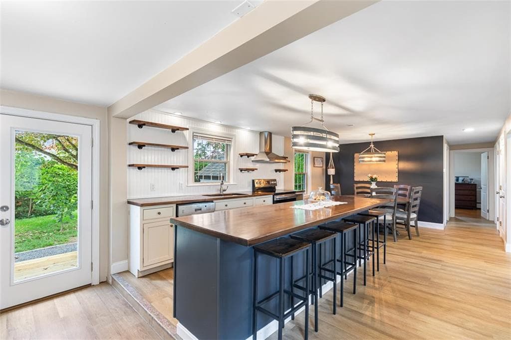 Single Family Residence at 26 Canario Drive, Warren, photo 14 of 50
