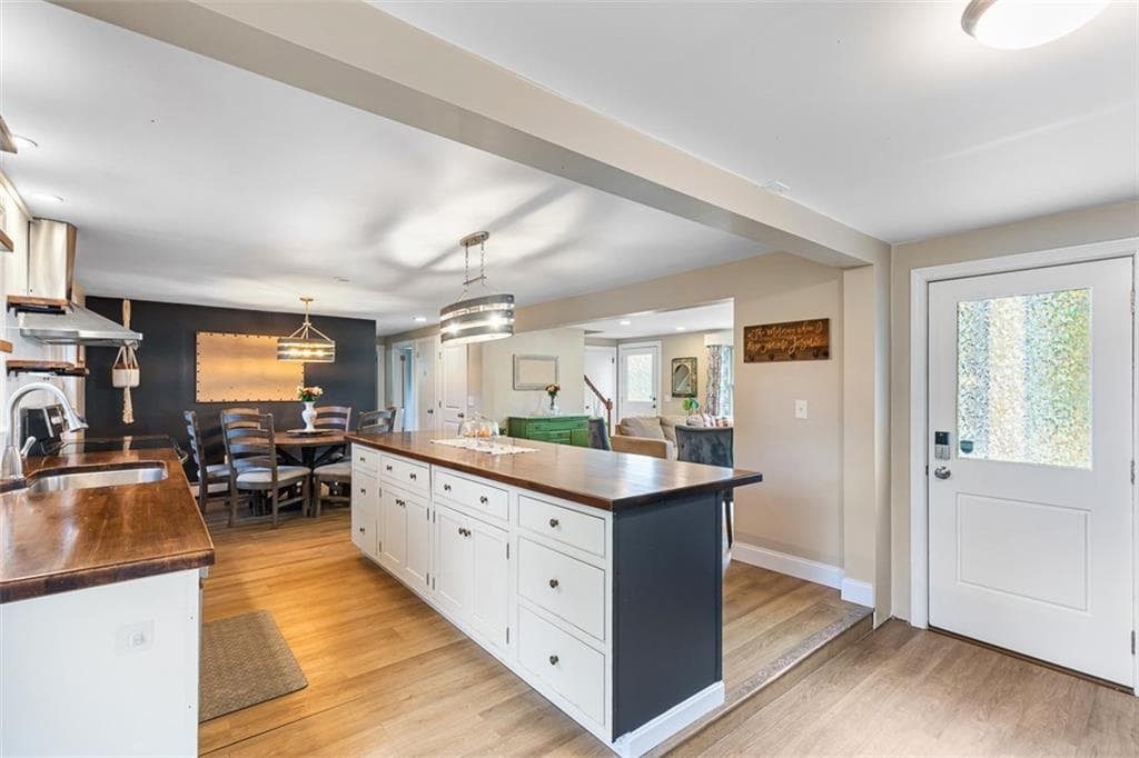 Single Family Residence at 26 Canario Drive, Warren, photo 15 of 50