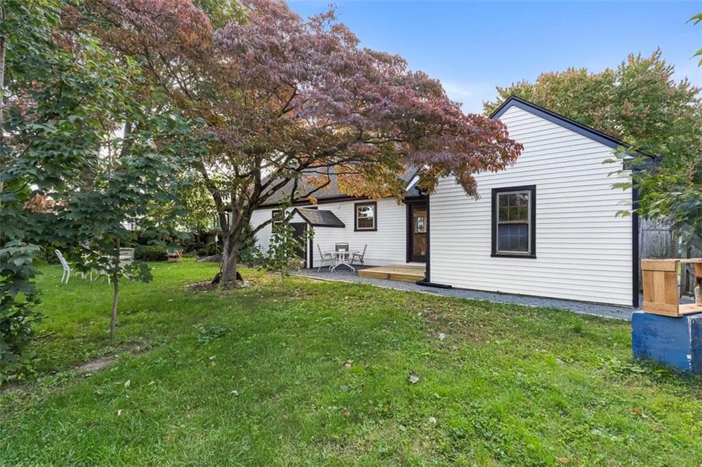 Single Family Residence at 26 Canario Drive, Warren, photo 44 of 50