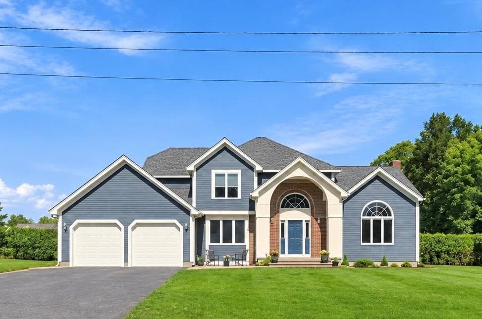 Single Family Residence at 8 Lake View Court, Johnston, photo 2 of 23
