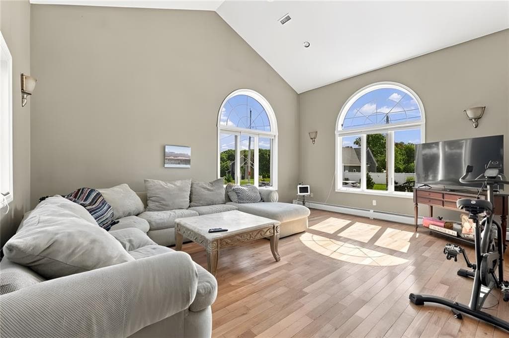 Single Family Residence at 8 Lake View Court, Johnston, photo 5 of 23