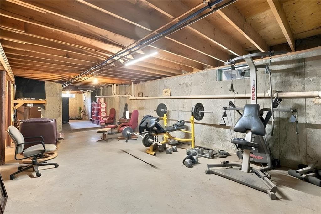 Single Family Residence at 8 Lake View Court, Johnston, photo 21 of 23