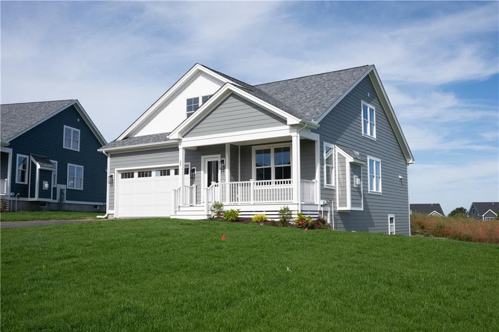 Single Family Residence at 25 Bunker Hill Crossing, Portsmouth, photo 4 of 10