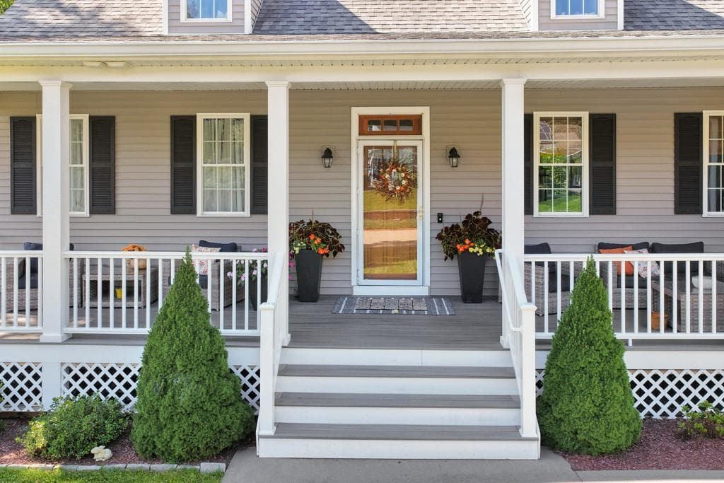 Single Family Residence at 6 Bridgette Lane, Westerly, photo 6 of 46