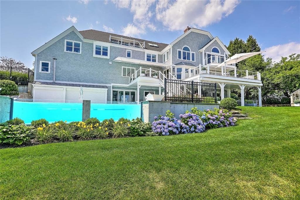 Single Family Residence at 105 Heidi Drive, Portsmouth, photo 10 of 50