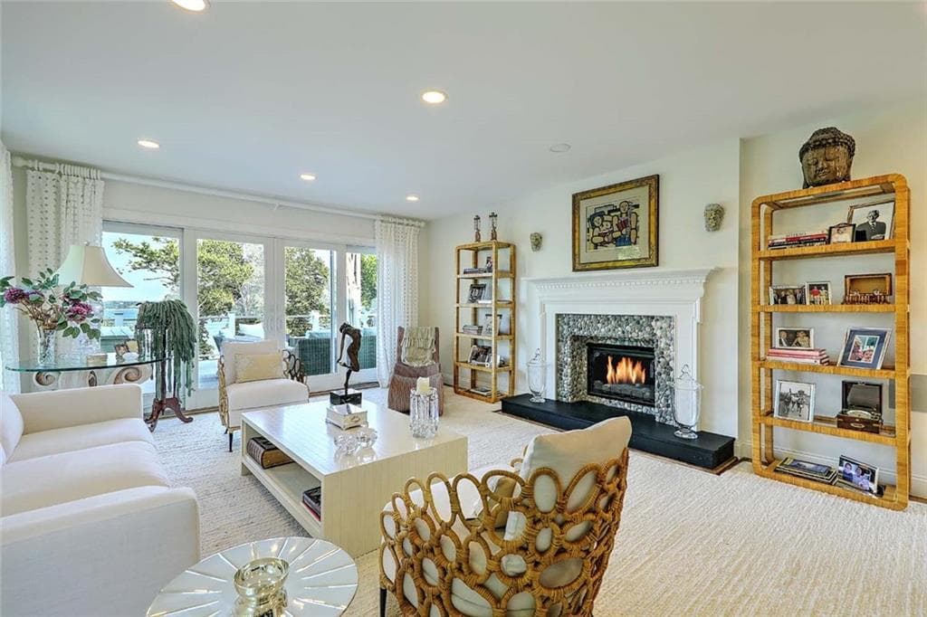Single Family Residence at 105 Heidi Drive, Portsmouth, photo 21 of 50