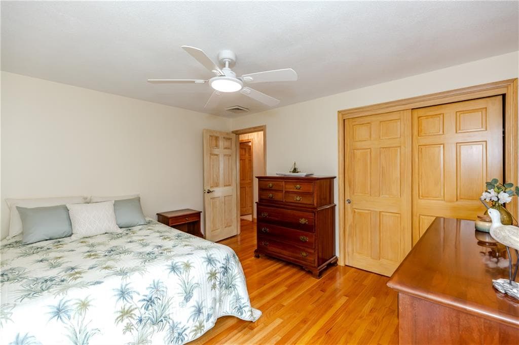 Single Family Residence at 159 Hanover Street, Warwick, photo 18 of 34