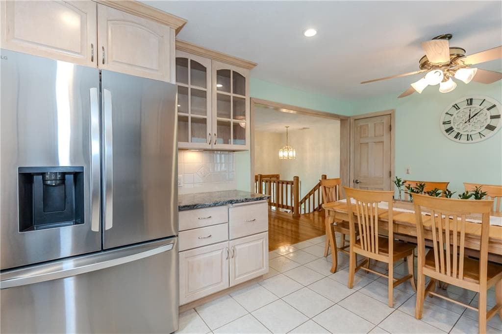 Single Family Residence at 159 Hanover Street, Warwick, photo 11 of 34