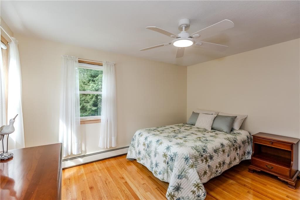 Single Family Residence at 159 Hanover Street, Warwick, photo 19 of 34