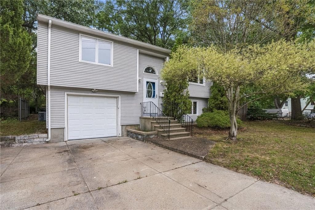 Single Family Residence at 15 Atlantic Avenue, North Providence, photo 29 of 32