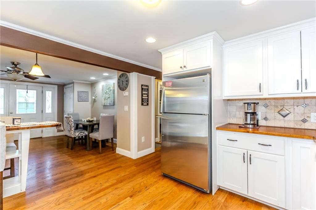 Single Family Residence at 45 Glendale Drive, West Warwick, photo 13 of 34