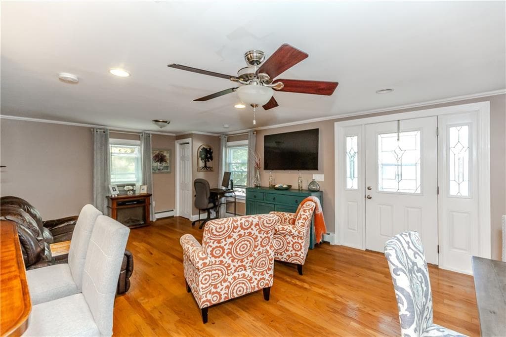 Single Family Residence at 45 Glendale Drive, West Warwick, photo 3 of 34