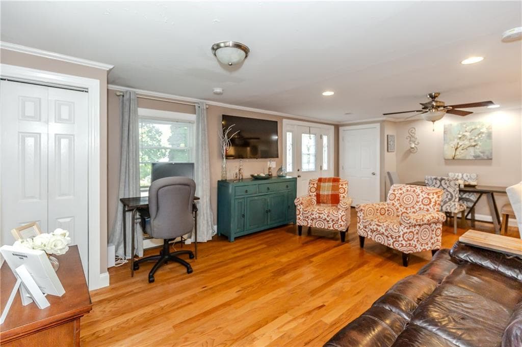 Single Family Residence at 45 Glendale Drive, West Warwick, photo 5 of 34