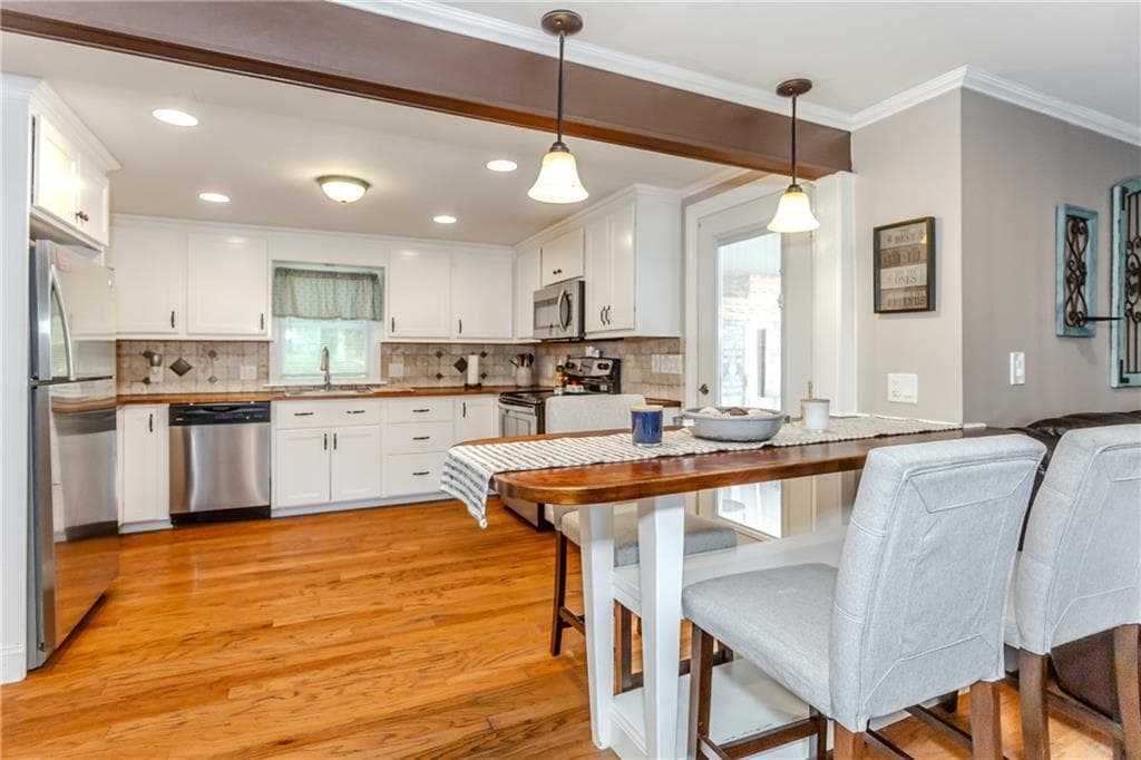 Single Family Residence at 45 Glendale Drive, West Warwick, photo 9 of 34