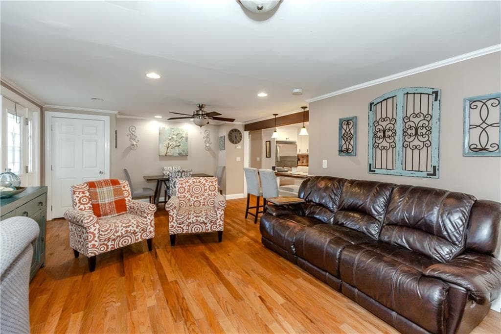 Single Family Residence at 45 Glendale Drive, West Warwick, photo 4 of 34