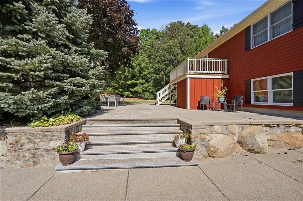 Single Family Residence at 21 Wysteria Lane, Cumberland, photo 17 of 24