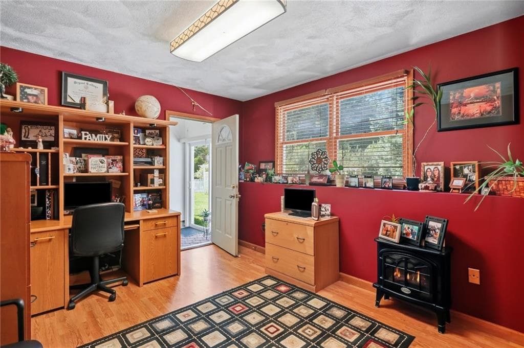 Single Family Residence at 21 Wysteria Lane, Cumberland, photo 11 of 24