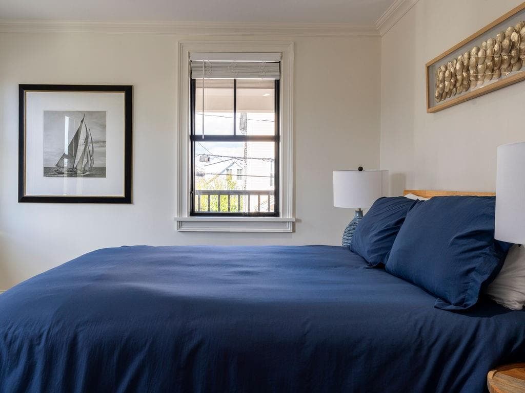 Condominium at 7 Dearborn Street UNIT 2, Newport, photo 27 of 29