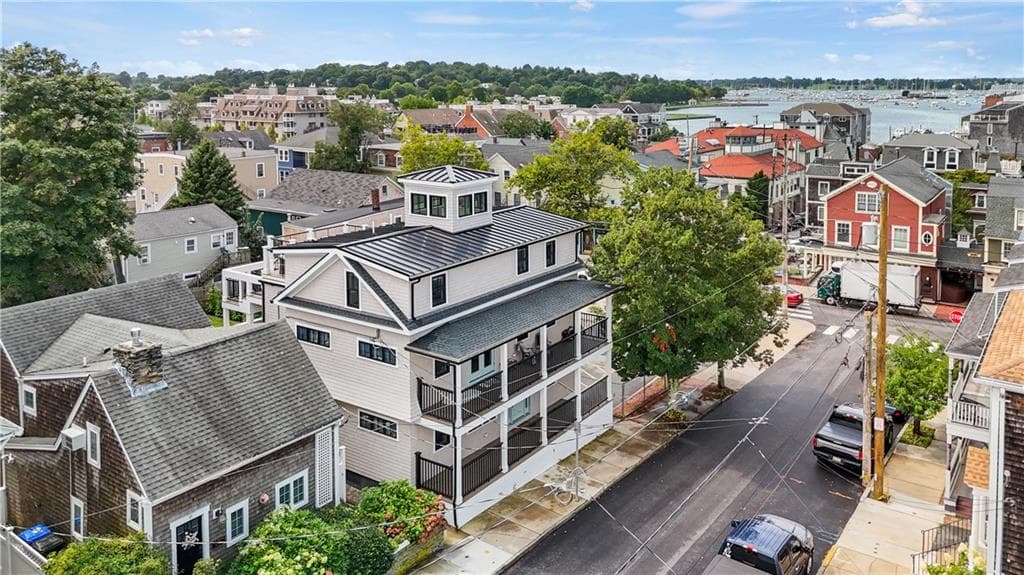 Condominium at 7 Dearborn Street UNIT 2, Newport, photo 6 of 29