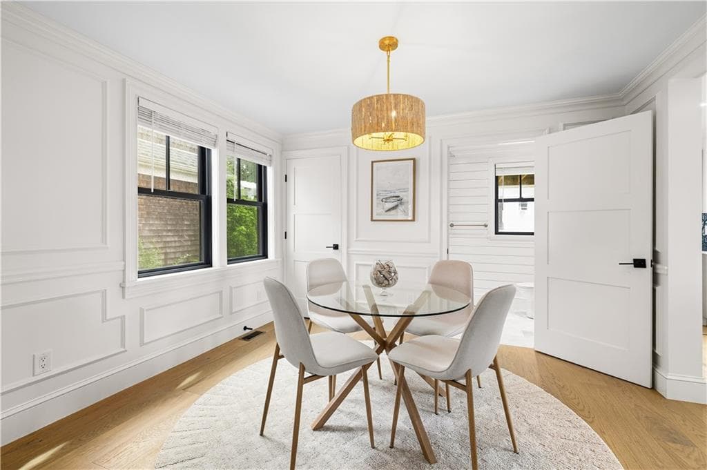 Condominium at 7 Dearborn Street UNIT 2, Newport, photo 12 of 29