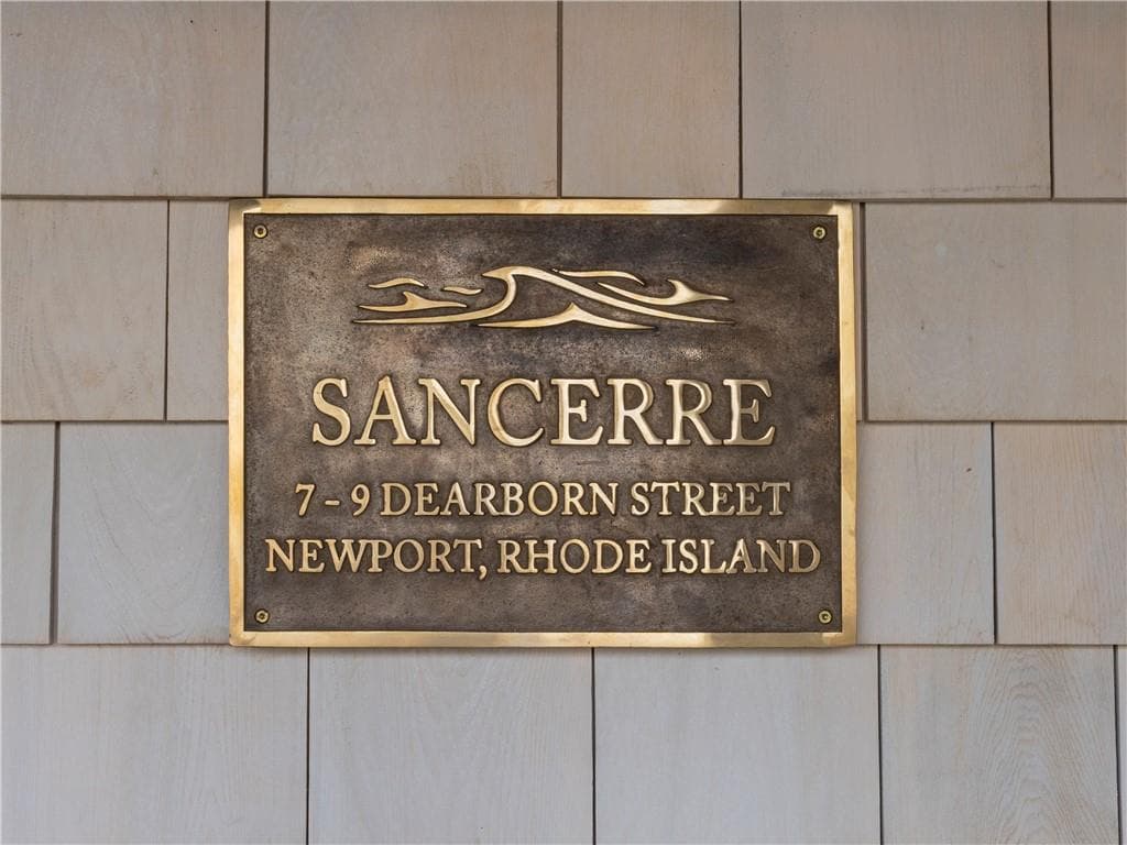 Condominium at 7 Dearborn Street UNIT 3, Newport, photo 2 of 20