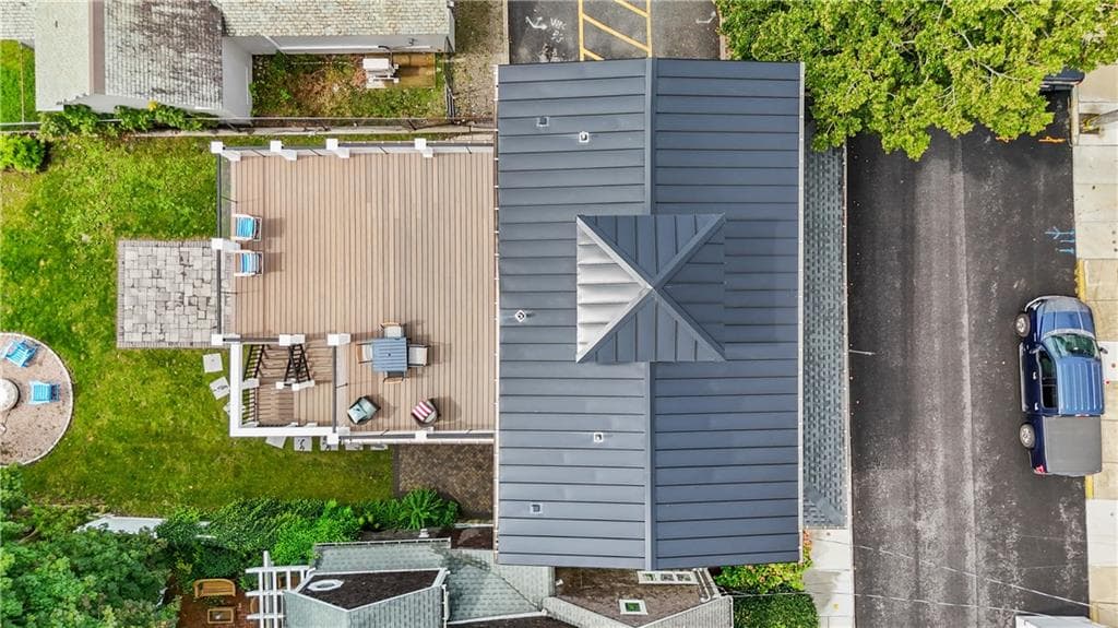 Condominium at 7 Dearborn Street UNIT 3, Newport, photo 12 of 20