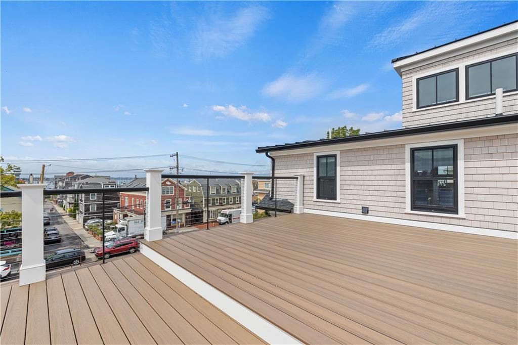 Condominium at 7 Dearborn Street UNIT 3, Newport, photo 8 of 20