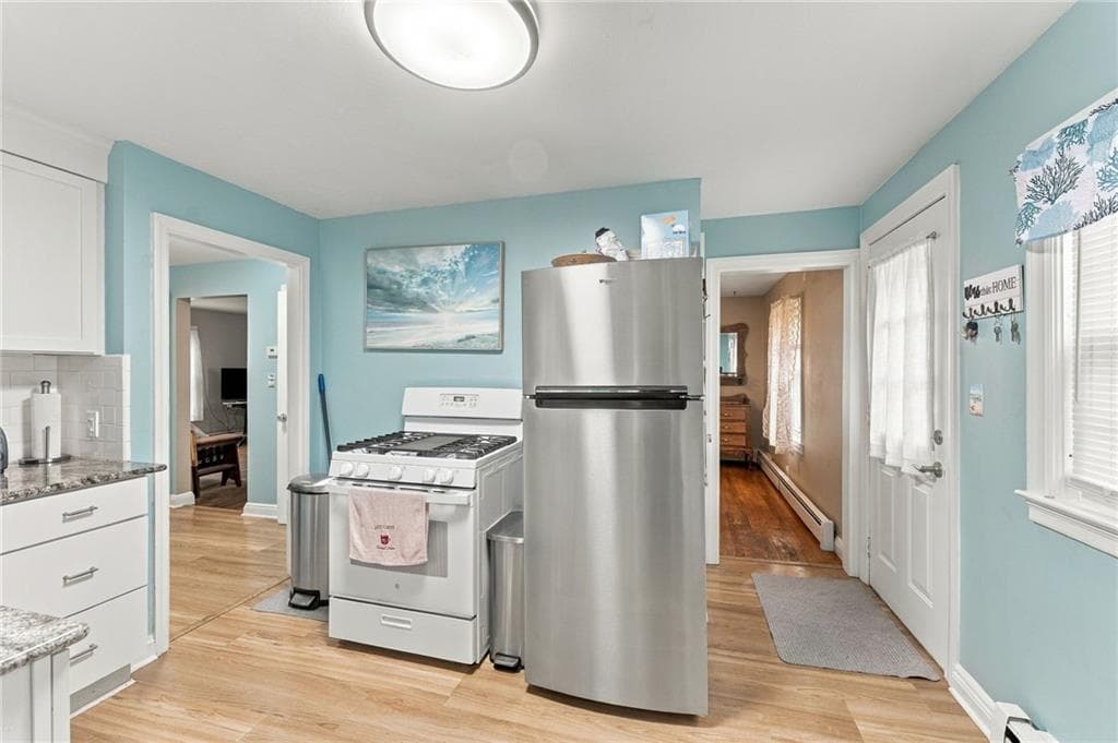 Single Family Residence at 12 Deacon Avenue, Warwick, photo 6 of 41