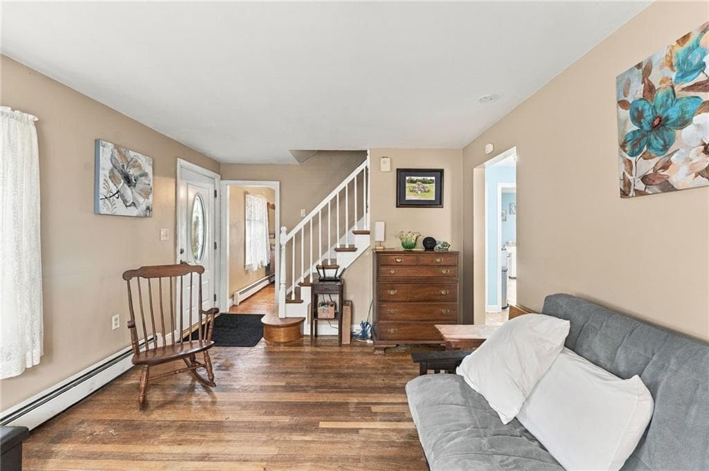 Single Family Residence at 12 Deacon Avenue, Warwick, photo 13 of 41