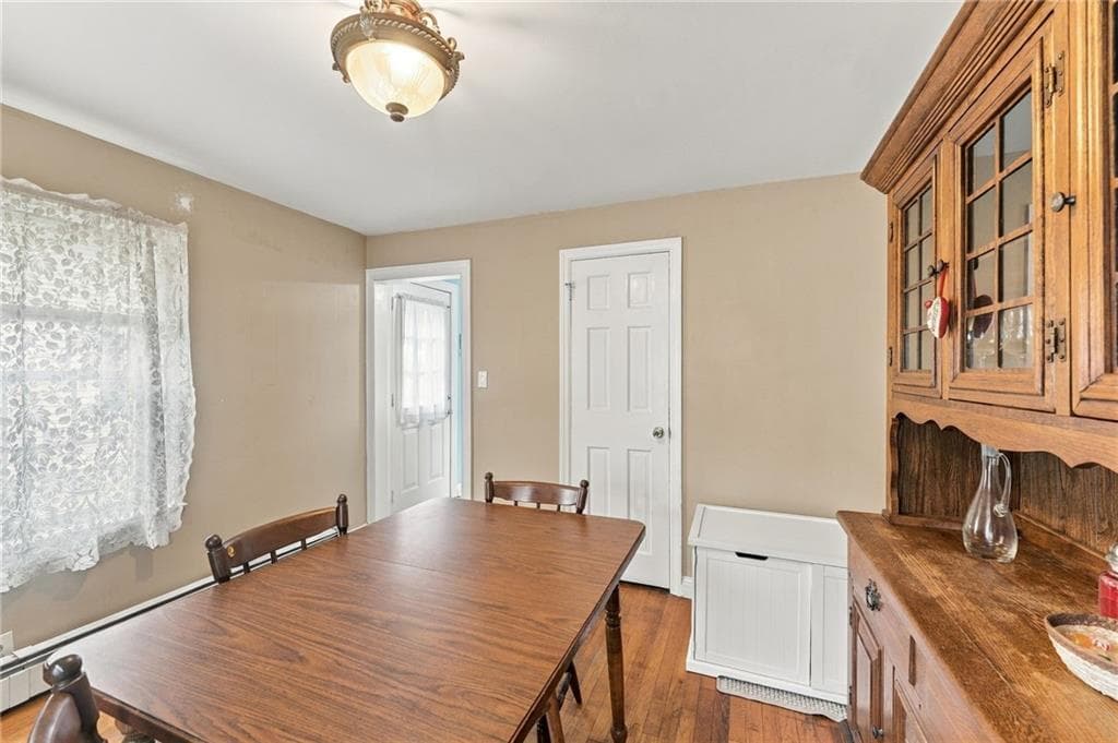 Single Family Residence at 12 Deacon Avenue, Warwick, photo 16 of 41