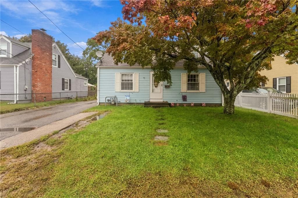 Single Family Residence at 12 Deacon Avenue, Warwick, photo 3 of 41