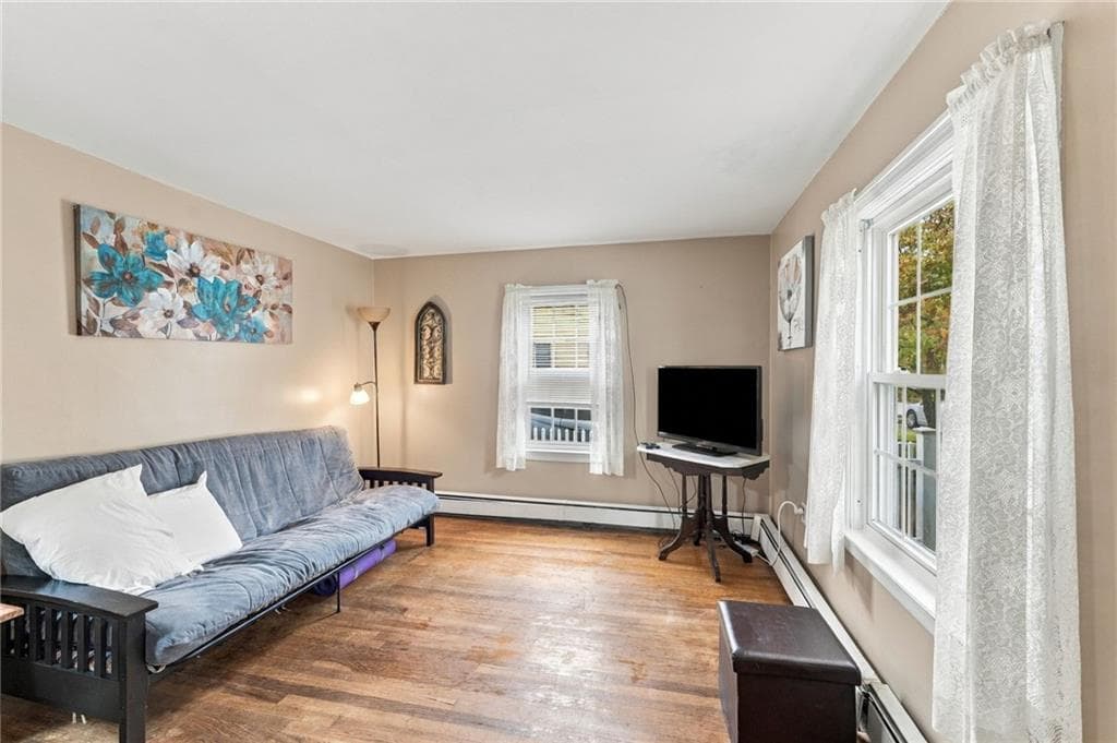 Single Family Residence at 12 Deacon Avenue, Warwick, photo 10 of 41