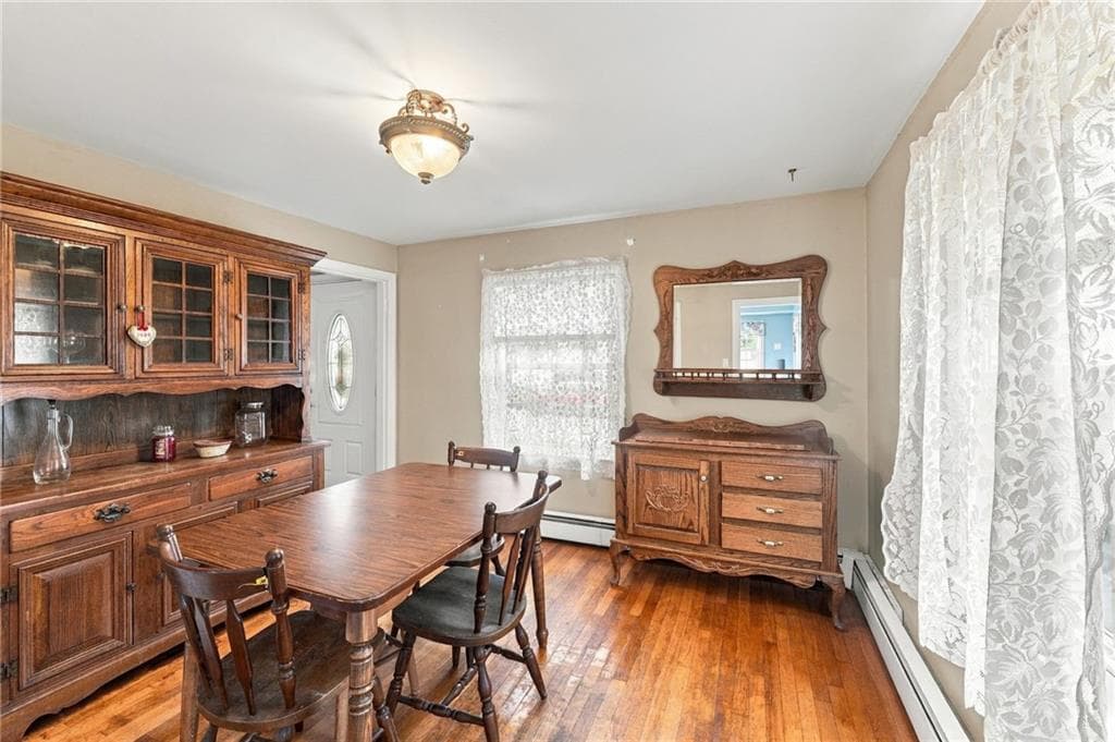 Single Family Residence at 12 Deacon Avenue, Warwick, photo 14 of 41