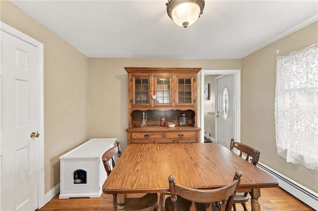 Single Family Residence at 12 Deacon Avenue, Warwick, photo 15 of 41