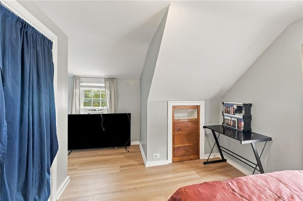 Single Family Residence at 12 Deacon Avenue, Warwick, photo 25 of 41