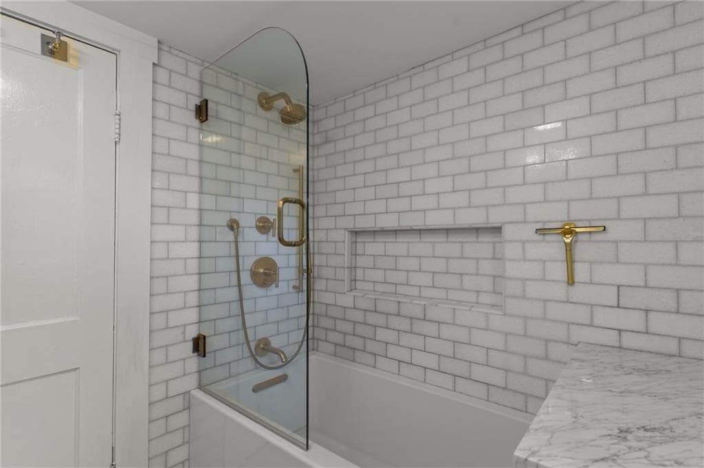 Single Family Residence at 30 Ledge Road, East Greenwich, photo 23 of 37