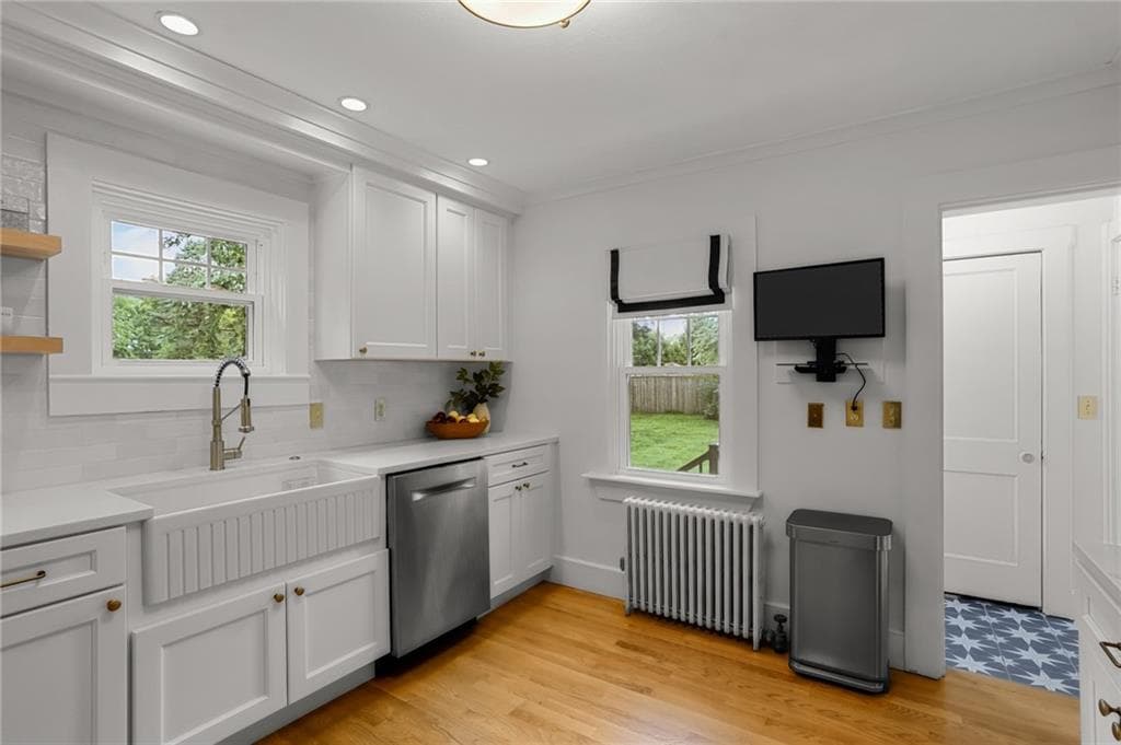 Single Family Residence at 30 Ledge Road, East Greenwich, photo 16 of 37