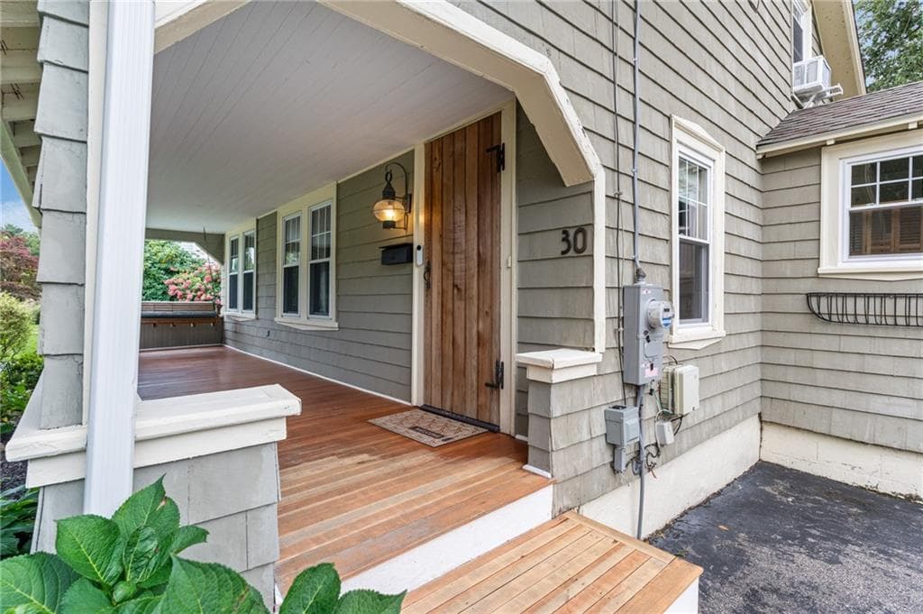 Single Family Residence at 30 Ledge Road, East Greenwich, photo 3 of 37