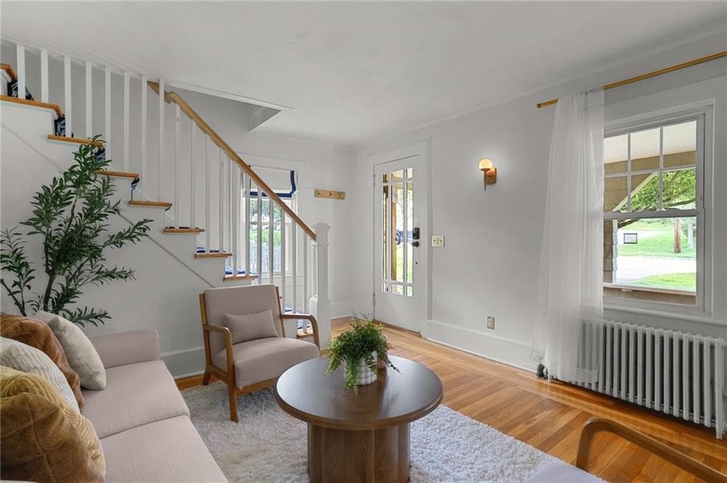 Single Family Residence at 30 Ledge Road, East Greenwich, photo 5 of 37