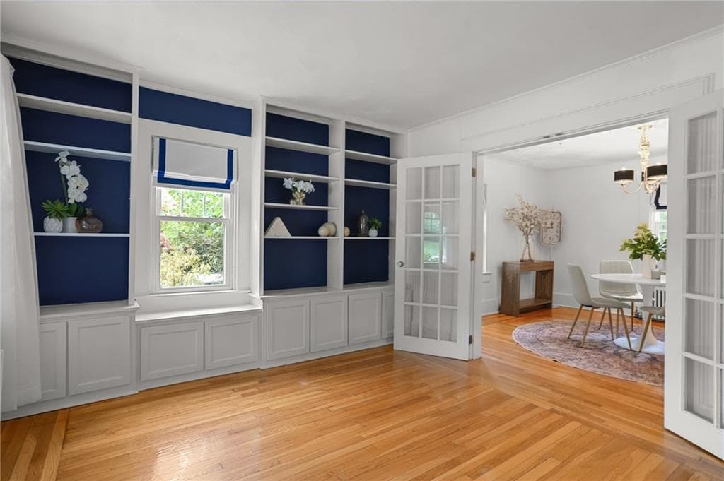 Single Family Residence at 30 Ledge Road, East Greenwich, photo 10 of 37