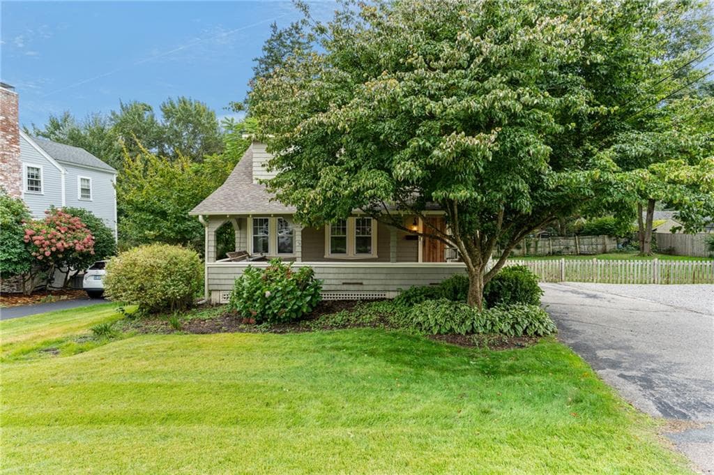 Single Family Residence at 30 Ledge Road, East Greenwich, photo 37 of 37