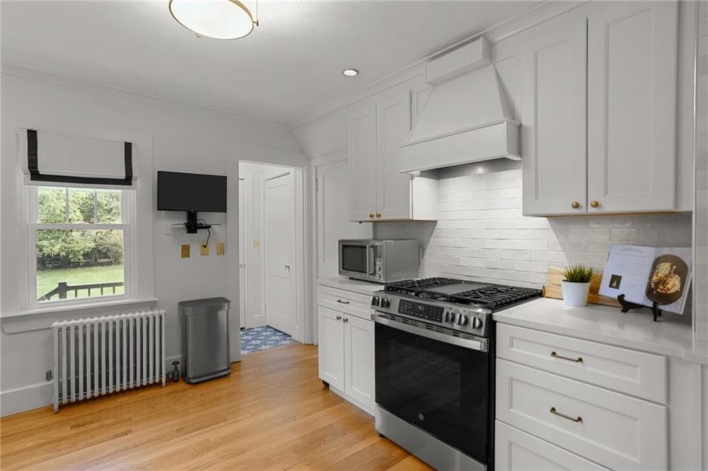 Single Family Residence at 30 Ledge Road, East Greenwich, photo 15 of 37