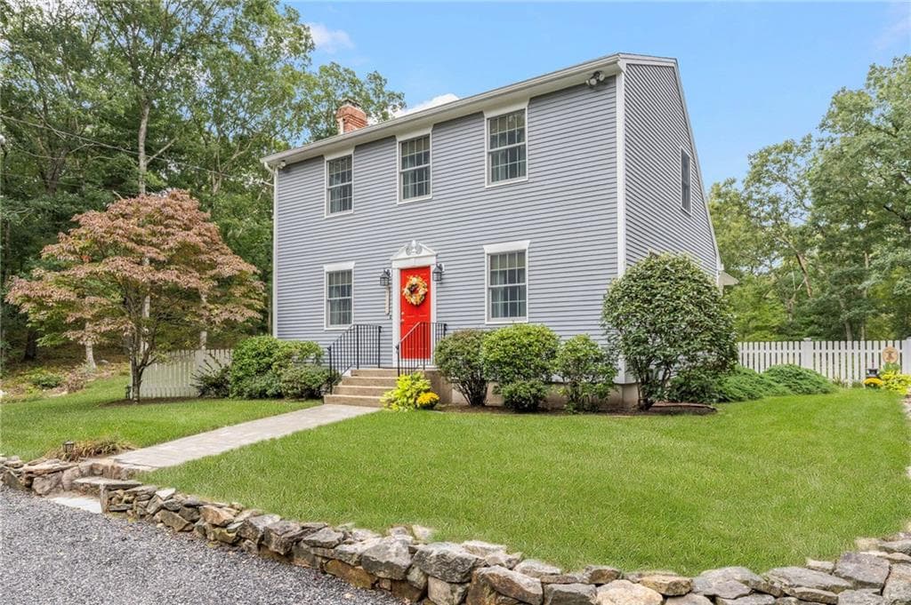 Single Family Residence at 410 Rockland Road, Scituate, photo 6 of 42