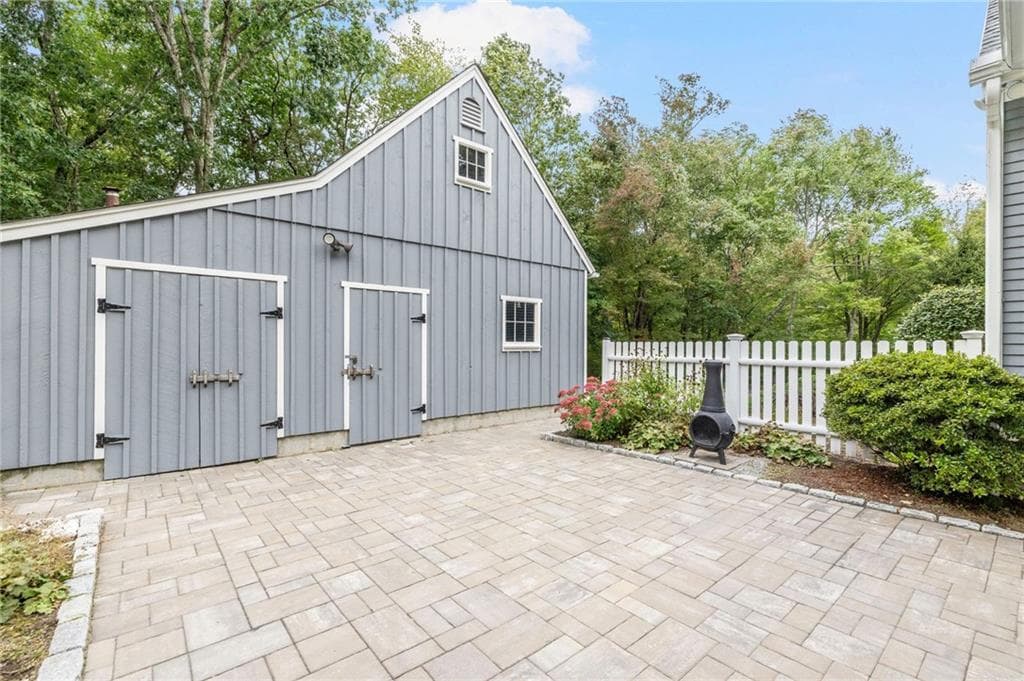 Single Family Residence at 410 Rockland Road, Scituate, photo 8 of 42
