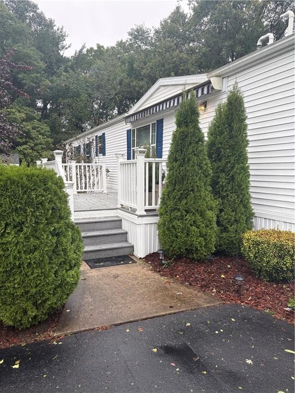 Single Family Residence at 24 Krzak Road, North Kingstown, photo 2 of 22
