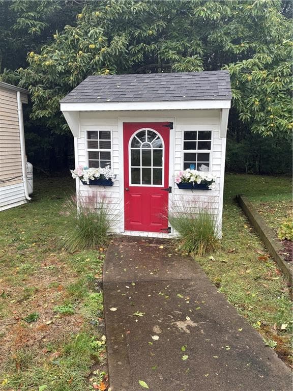 Single Family Residence at 24 Krzak Road, North Kingstown, photo 6 of 22