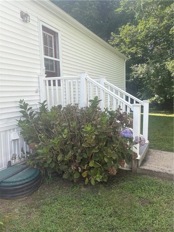 Single Family Residence at 24 Krzak Road, North Kingstown, photo 5 of 22