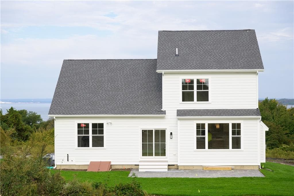 Single Family Residence at 153 Revolution Way, Middletown, photo 12 of 14