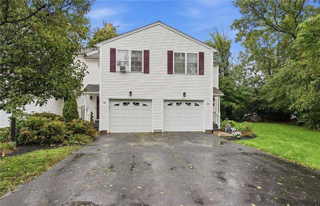 Condominium at 612 Smithfield Road UNIT D23, North Providence, photo 3 of 27