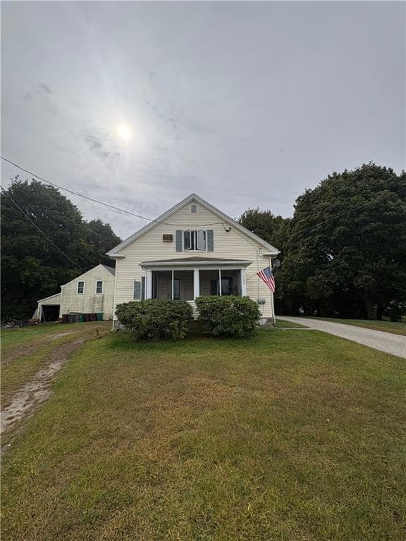 Multi Family at 1888 Mendon Road, Woonsocket, photo 8 of 11
